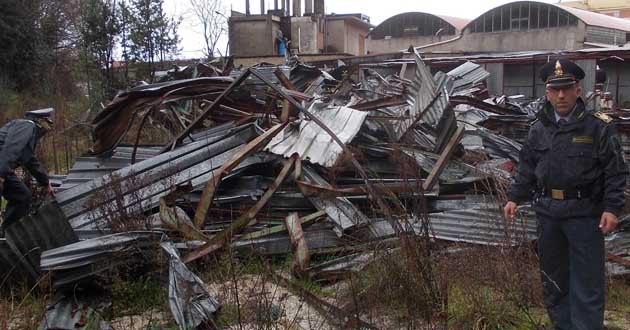 Velletri-GdF-sequestrata-area-rifiuti-speciali-04