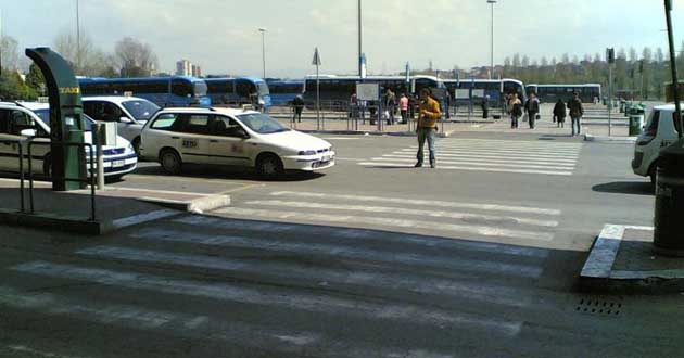 saxarubra-capolinea-bus-f