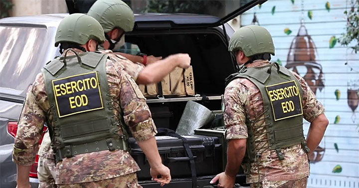 Bomba-Via-dei-Cappellari-3