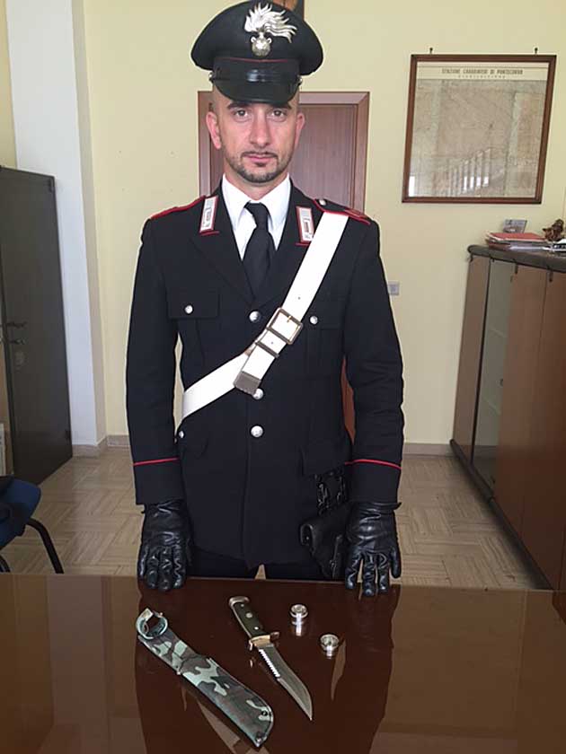 Carabinieri-Pontecorvo-coltelli-marijuana-nei-bagni-scuola
