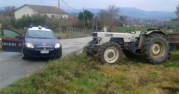 Carabinieri-furti-trattori-attrezzi-agricoli-02