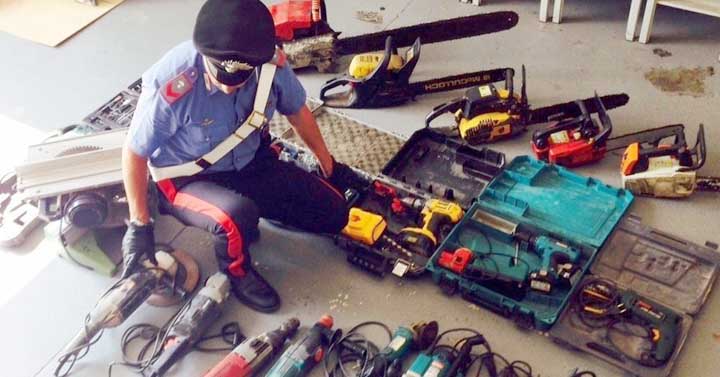 Carabinieri-furti-trattori-attrezzi-agricoli-03