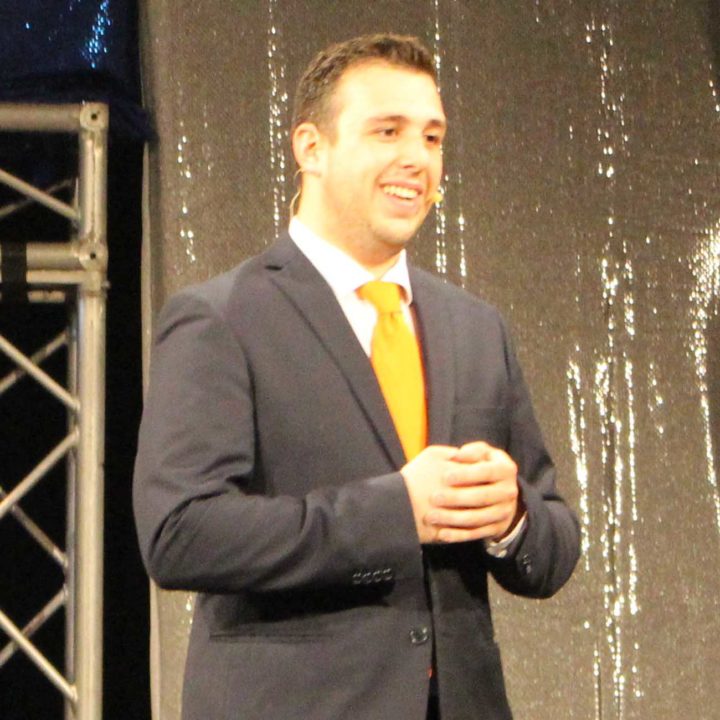 Colleferro-Cambia-la-famiglia-con-un-click-q-11