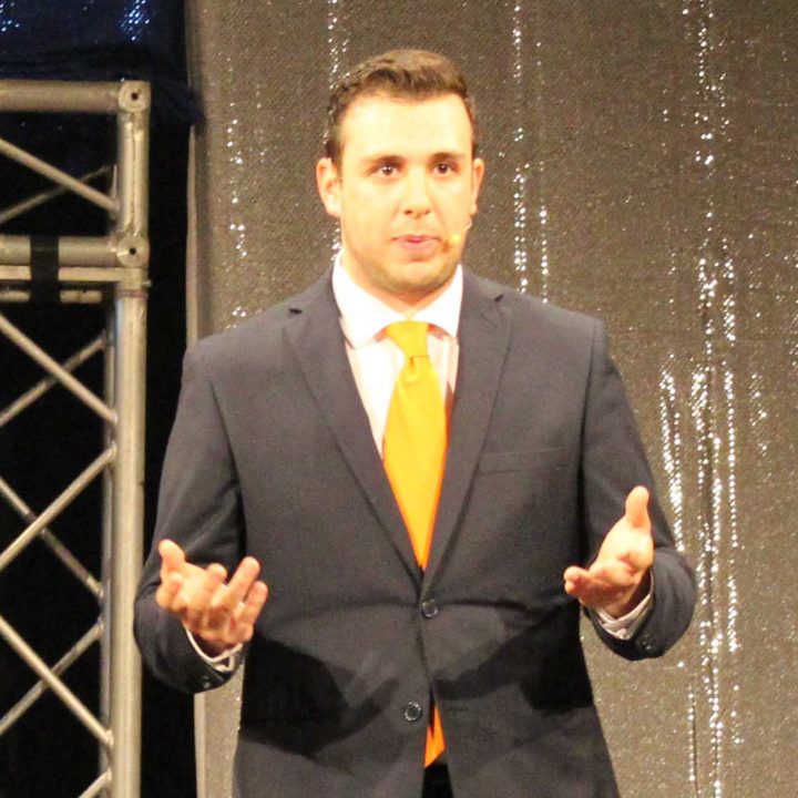 Colleferro-Cambia-la-famiglia-con-un-click-q-13