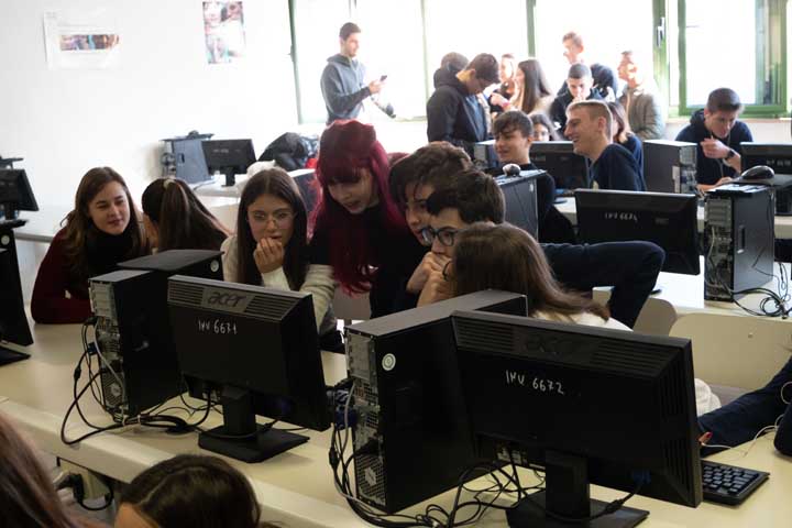 Colleferro-Itis-Cannizzaro-concorso-Crea-la-tua-aula-smart-34