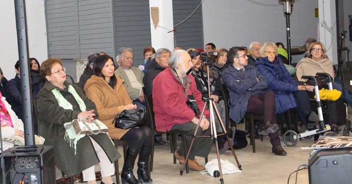 Colleferro-Leggere-leggeri-all-ora-del-te-mercato-coperto-10