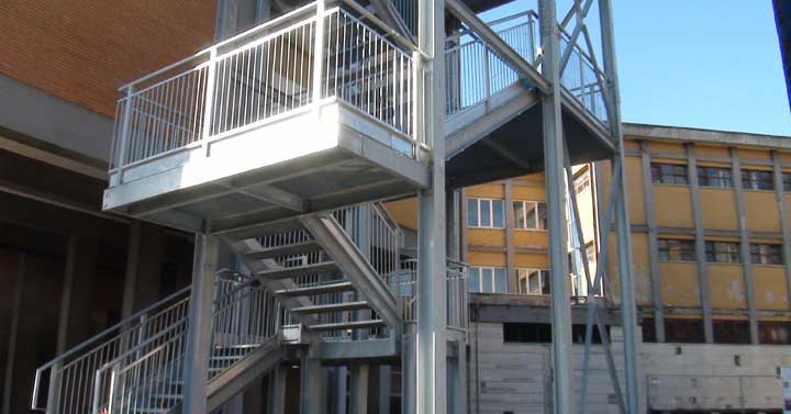 Colleferro-lavori-Leonardo-scala-antincendio-01