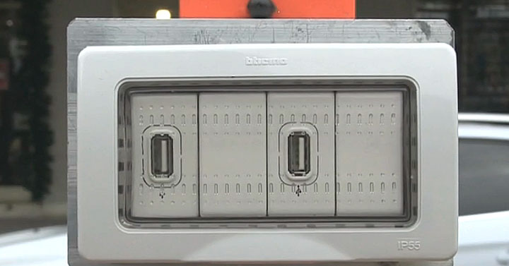 Colleferro-panchina-rossa-Largo-San-Francesco-3