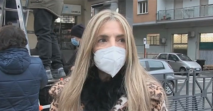 Colleferro-panchina-rossa-Largo-San-Francesco-4