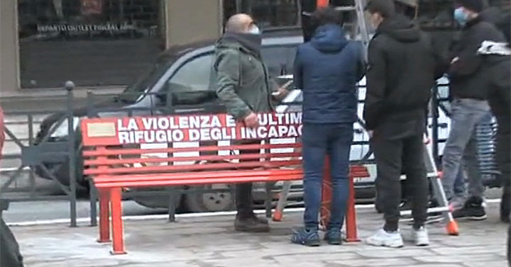 Colleferro-panchina-rossa-Largo-San-Francesco-5