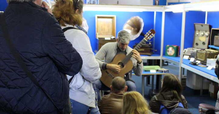 Colleferro-visita-museo-telecom-studenti-ciechi-Napoli-14