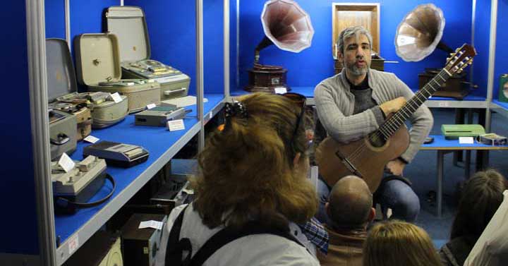 Colleferro-visita-museo-telecom-studenti-ciechi-Napoli-15