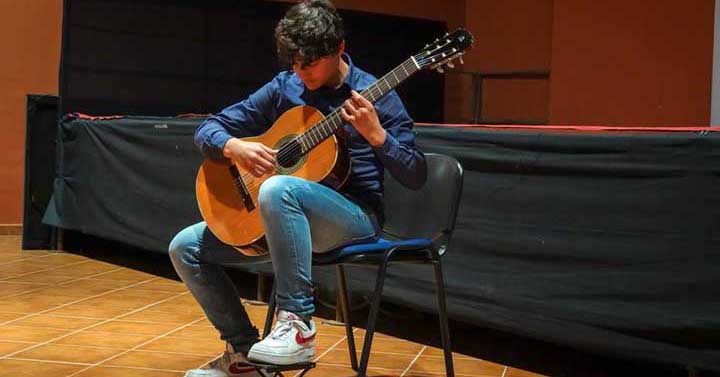 Frosinone-masterclass-chitarra-classica-neos-kronos-11