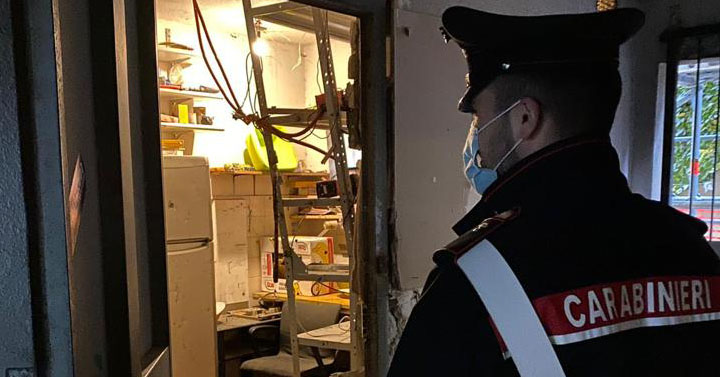 I controlli dei Carabinieri a Tor Bella Monaca (2)f