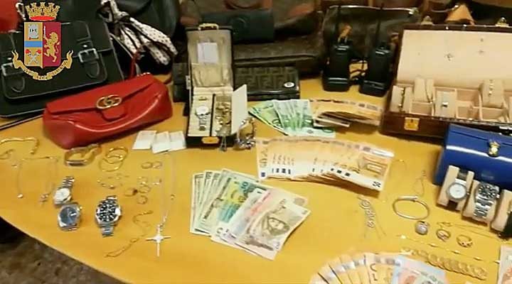 PdS-arresti-furti-villa-03