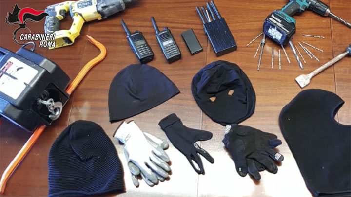 Roma-Carabinieri-arresto-capobanda-bancomat-03
