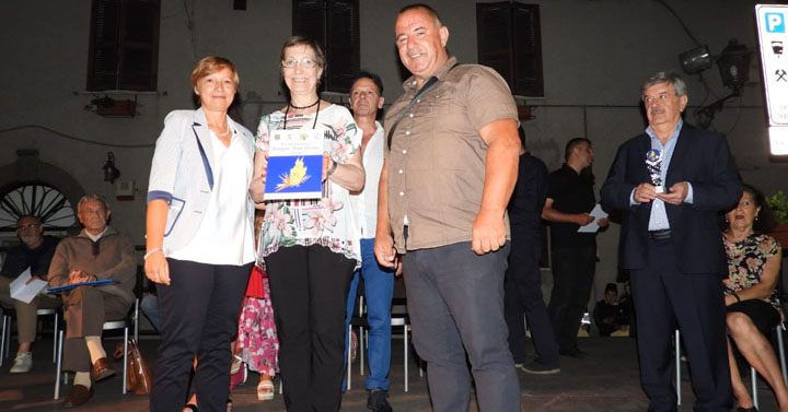 Segni - Premio Letterario da sx Presidente Giovanna Speranza Maria Volpicelli (Navarra) Presidente Valter Menichelli 1