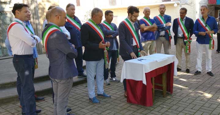 Sindaci-flash-mob-colleferro-scalo-20180811-00