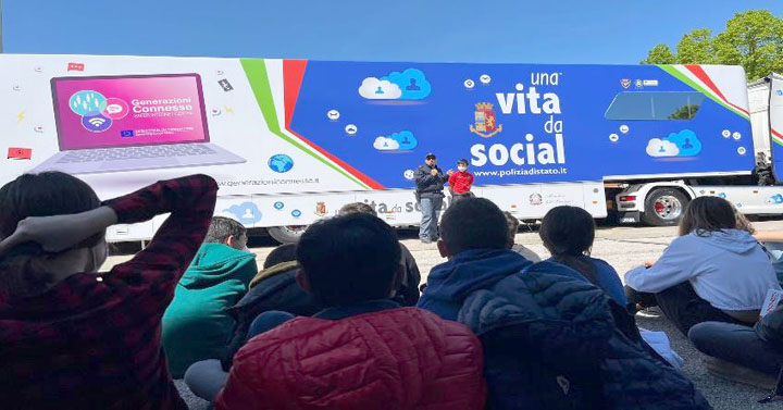 Colleferro-Polizia-di-Stato-Una-vita-da-social-20220428-05