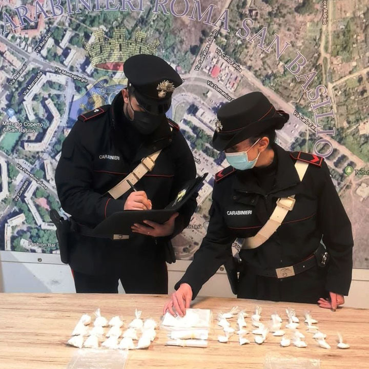 MONTESACRO - Controlli dei Carabinieri a San Basilio (2)q