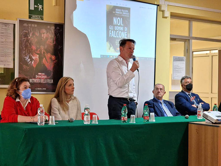 Noi-gli-uomini-di-falcone-02