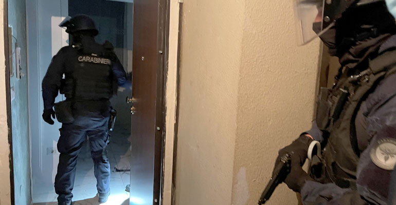 Api Carabinieri (1)-f