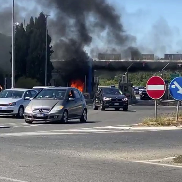 Incendio-Casello-San-Cesareo-02