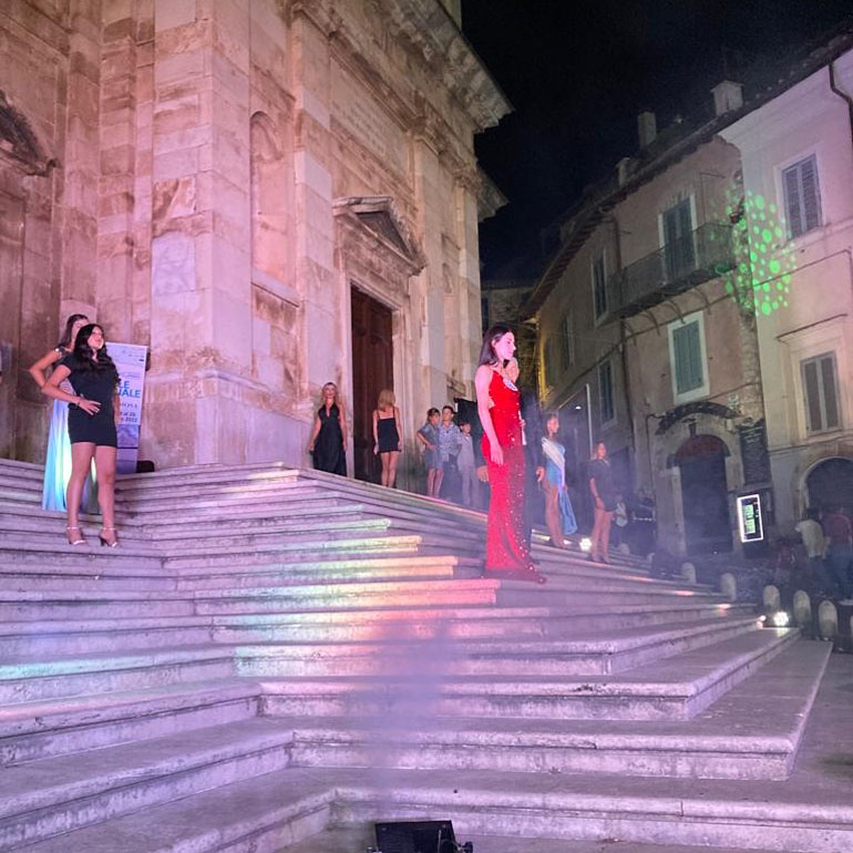 Segni-sfilata-moda-cattedrale-4