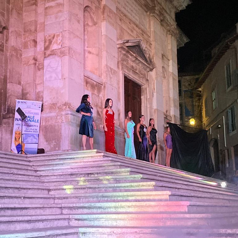 Segni-sfilata-moda-cattedrale-6