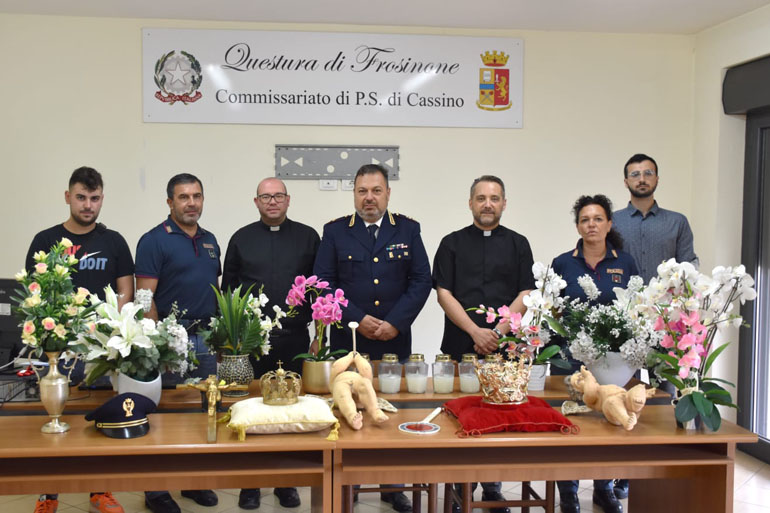 Polizia-Cassino-oggetti-sacri-restituiti-00