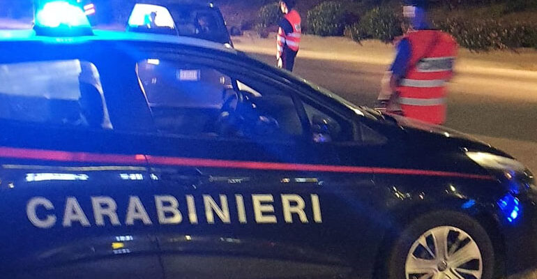 OSTIA - Un momento dell'operazione straordinaria di controllo dei Carabinieri ai Lotti (1)