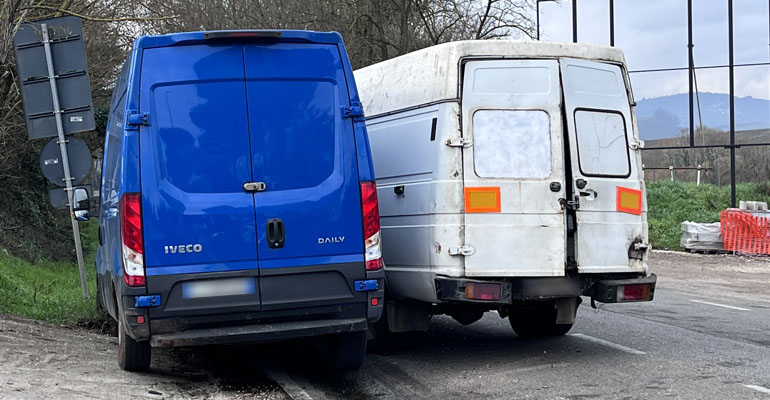 Colleferro-incidente-Via_Latina-due-furgoni-03