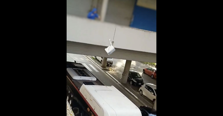 Microonde_sul_bus-02