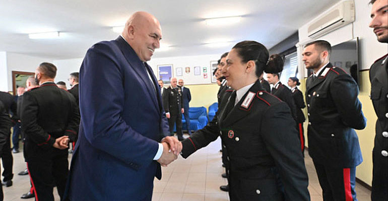 Roma-Ministro_Crosetto-visita-Stazioni_CC-Tor_Bella_Monaca-e-Tor_Vergata-4