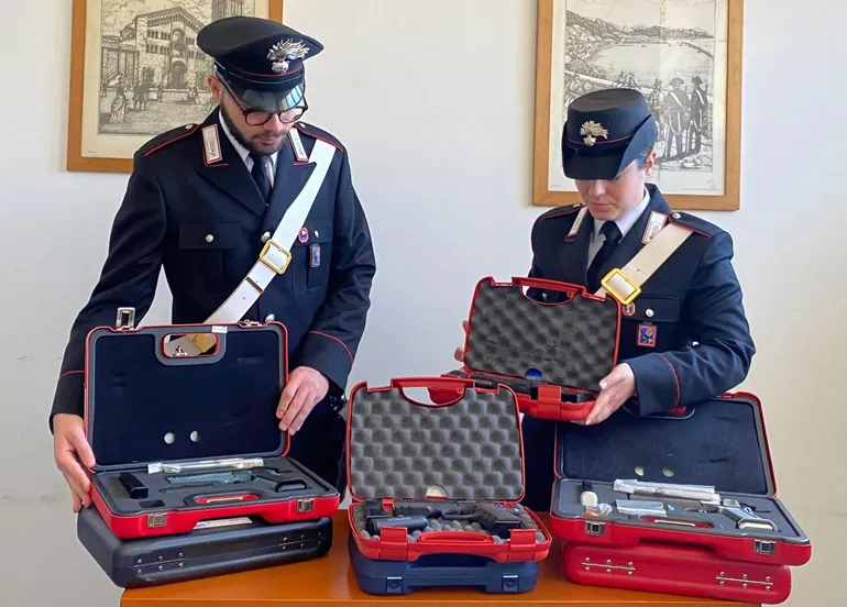 Alcune armi sequestrate dai Carabinieri (3)