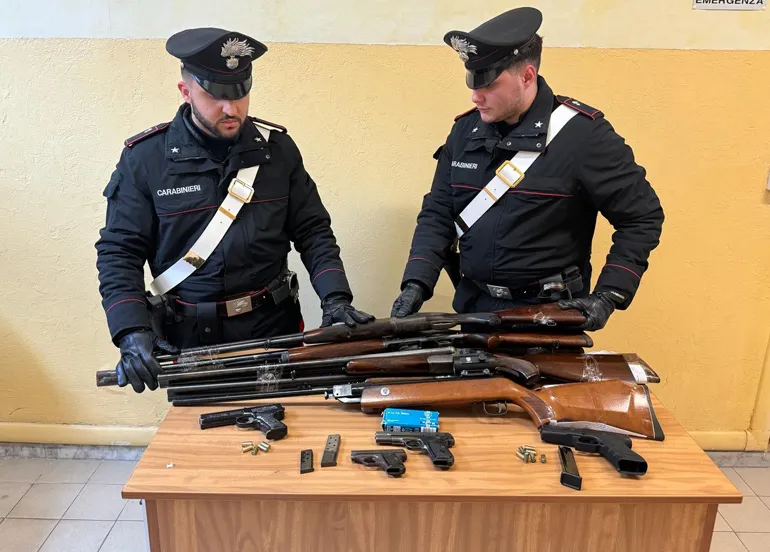 Alcune armi sequestrate dai Carabinieri (5)