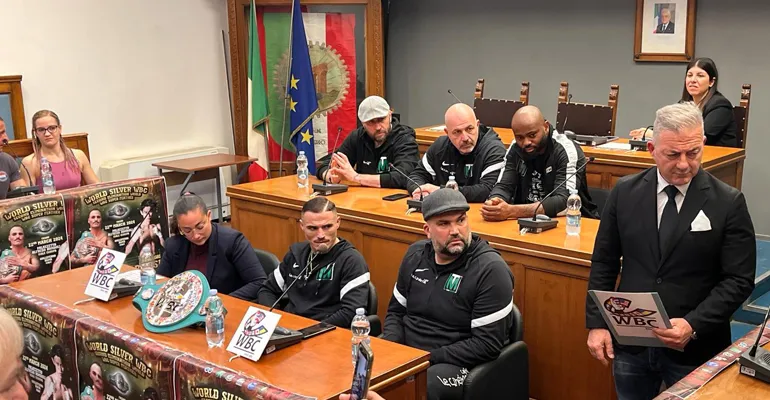 Colleferro-boxe-Michael_Magnesi-vs-Masanori _Rikiishi-03