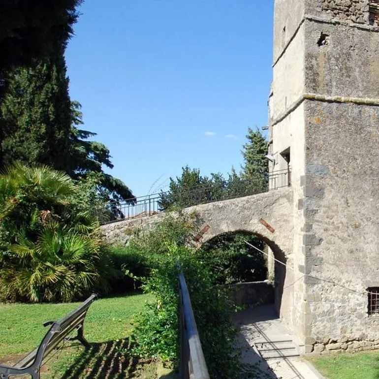 Anguillara-Torrione-e-giardini-q