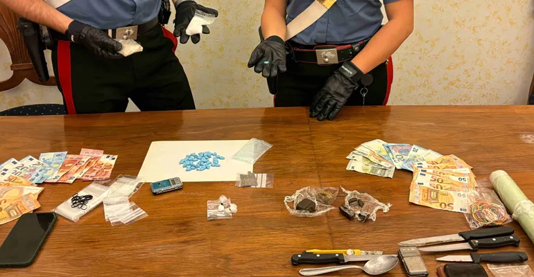 CENTRO – Sequestro droga Blue Punisher (1)