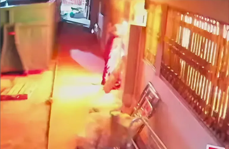 03-Frosinone-Incendio-Pianeta_Outlet-3