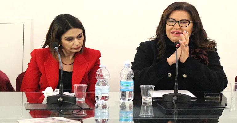 Valmontone-Legate_da_un_sottile_filo_rosso-15