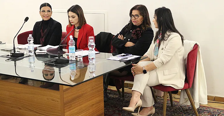 Valmontone-Legate_da_un_sottile_filo_rosso-7