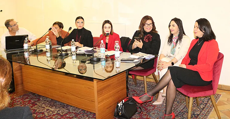 Valmontone-Legate_da_un_sottile_filo_rosso-8