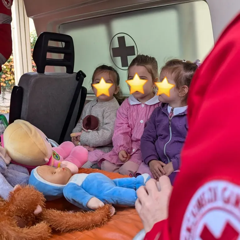 Colleferro-Cri-Ambulanza_pupazzi-q5