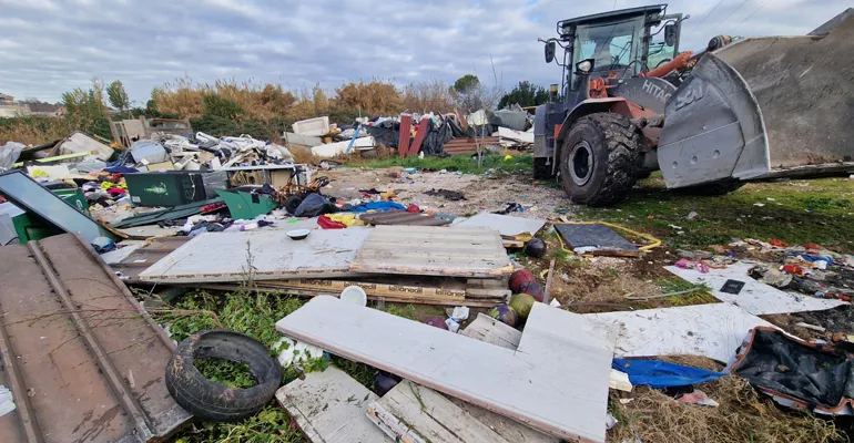 Guidonia-Sgombero insediamento abusivo Albuccione-10
