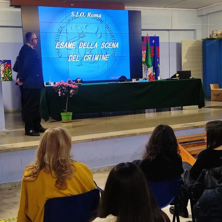 COLLEFERRO – Carabinieri incontrano gli studenti (2)
