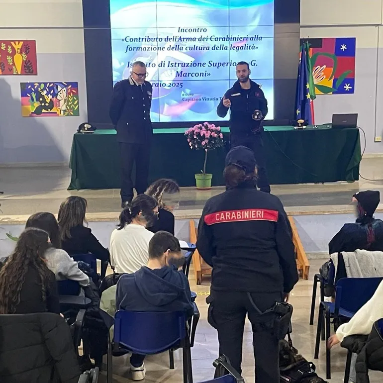 COLLEFERRO – Carabinieri incontrano gli studenti (9)