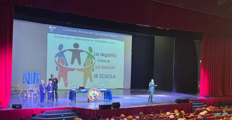 COLLEFERRO – Gli incontri dei Carabinieri con le scolaresche a Valmontone (6)b