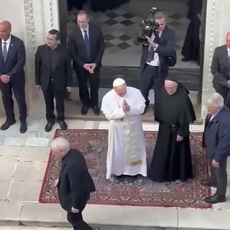 Genazzano-Prima_uscita_Papa_LeoneXIV-MadBuonConsiglio-q-6
