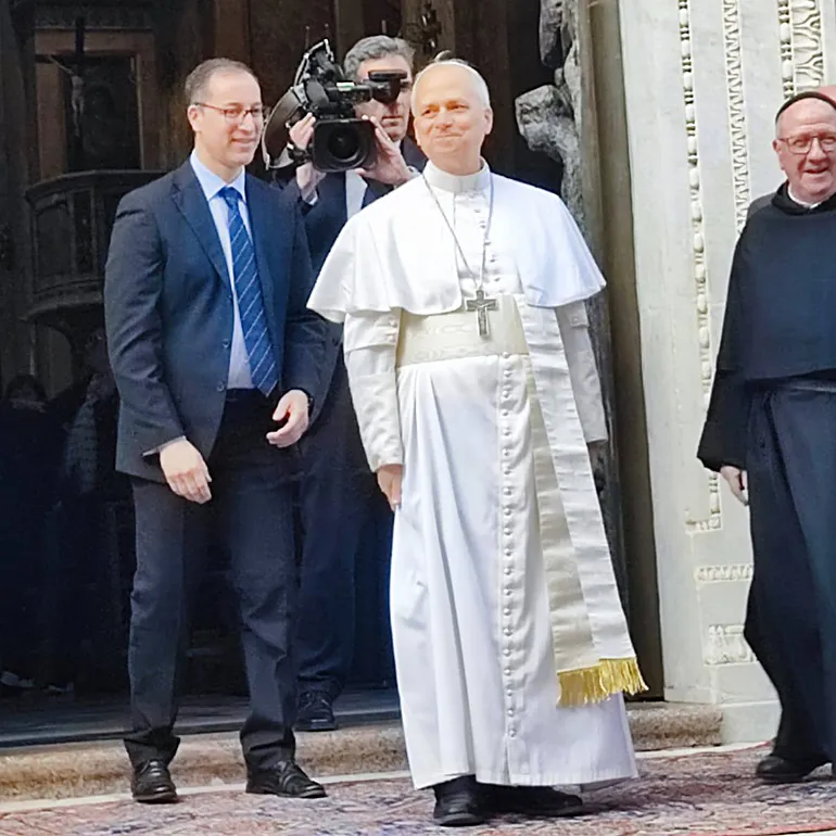 Genazzano-Prima_uscita_Papa_LeoneXIV-MadBuonConsiglio-q-7